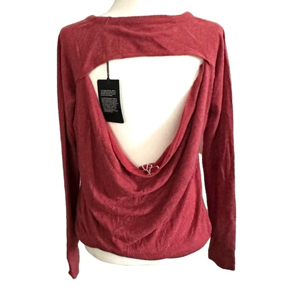 NWT CHASER Revolve Open-Back Long Sleeve Rock & Roll Red Top Shirt - Medium - Picture 3 of 5